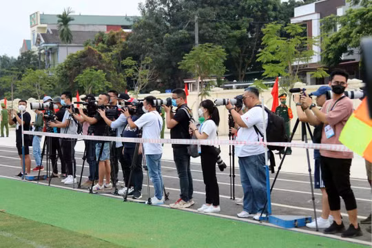 Người làm tạp chí khoa học không được cấp thẻ nhà báo