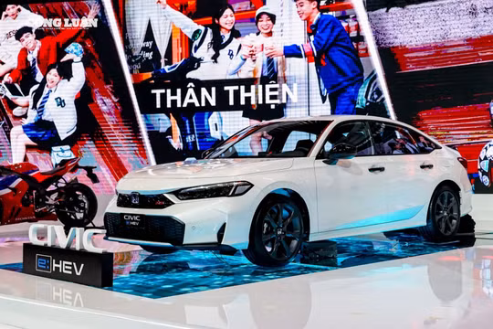 Honda Việt Nam tiếp tục giảm giá, tặng tiền mặt cho khách mua ô tô