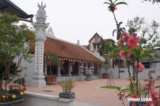 Cận cảnh Bảo vật Bàn thờ Phật bằng đá chùa Đại Bi