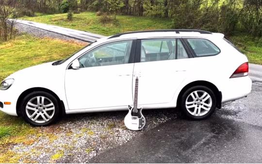 Volkswagen từng tặng đàn guitar miễn phí cho khách hàng mua xe