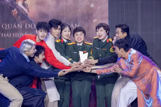 ‘Mưa đỏ’ và Soobin ghi dấu ấn tại WeChoice Awards 2025