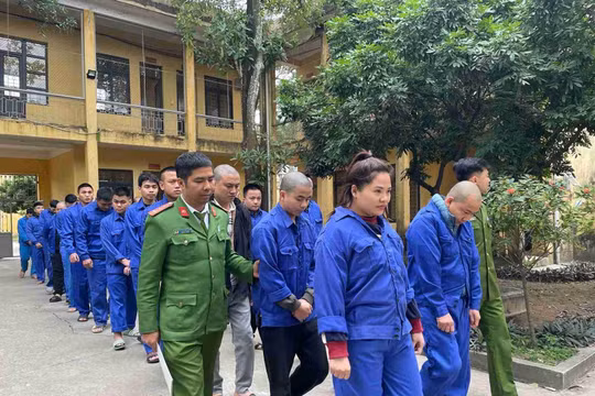 Hưng Yên: Triệt phá đường dây lừa đảo, đánh bạc trực tuyến 9.300 tỉ đồng, bắt giữ 35 đối tượng