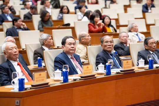 Chủ tịch Quốc hội Trần Thanh Mẫn gặp mặt nguyên lãnh đạo Quốc hội qua các thời kỳ