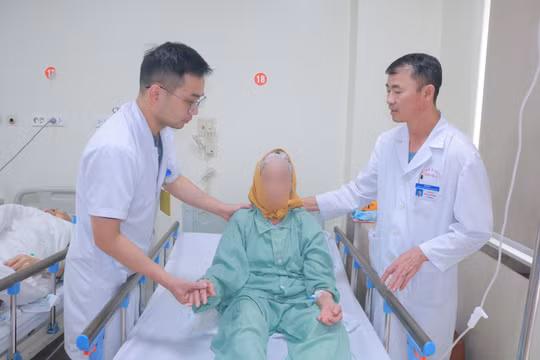 Ca bệnh ngoài 'giáo trình' của cụ bà 104 tuổi gãy xương đùi được mổ thành công