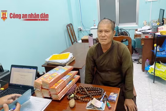 Cà Mau: Phát hiện đối tượng giả danh tu sĩ đi bán nhang, kêu gọi từ thiện để trục lợi