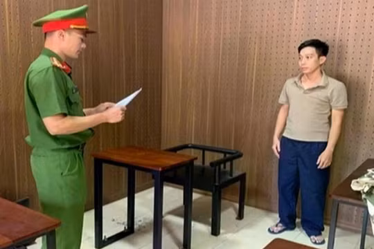 Khởi tố nhân viên ngân hàng chiếm đoạt hàng tỷ đồng của khách để "đốt" vào tiền ảo