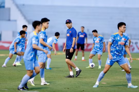 Điểm tin thể thao 5/1: HLV Kim Sang Sik chốt danh sách U23 Việt Nam, MU sa thải HLV Amorim