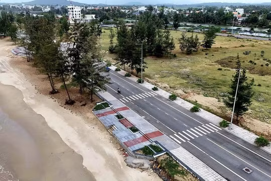 Quảng Ngãi mở tuyến phố đi bộ trên bờ biển Mỹ Khê