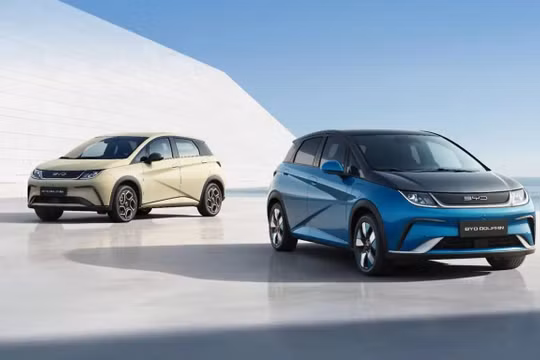 BYD Dolphin 2026 mở cọc tại đại lý, giá bán lẻ rẻ hơn đời trước