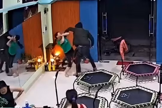 Bắt giữ kẻ bịt mặt cướp vàng tại Nghệ An