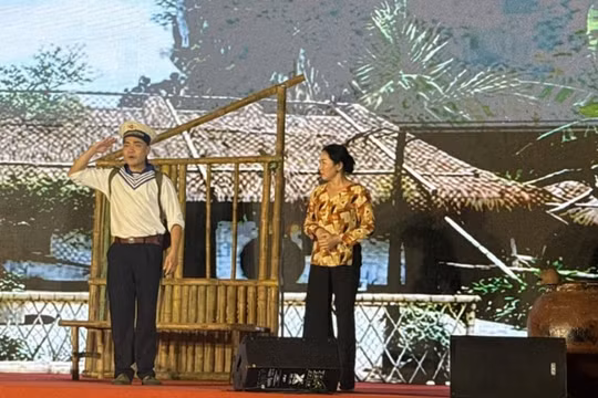 Nhà hát Kịch Hà Nội biểu diễn nghệ thuật chào mừng ngày hội bầu cử