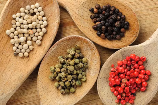Giá tiêu hôm nay 8/1: Thị trường nội địa tăng mạnh tới 1.500 đồng/kg