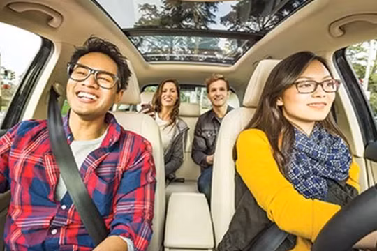 Xu hướng 'đi chung xe về quê' ăn Tết: Vừa tiết kiệm, vừa tiện lợi