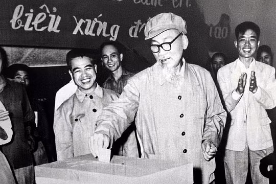 Phủ Chủ tịch trưng bày thẻ cử tri cuối cùng của Chủ tịch Hồ Chí Minh