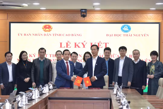 UBND tỉnh Cao Bằng ký kết hợp tác với Đại học Thái Nguyên, hướng tới thành lập phân hiệu đại học