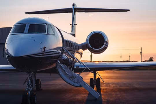 Chi 200.000 USD cho một chuyến bay một chiều: Cuộc tháo chạy xa xỉ khỏi vùng Vịnh