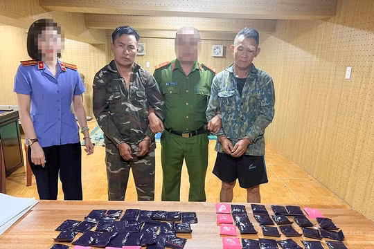 Bắt đối tượng người Lào mang 12.000 viên ma túy vào Việt Nam tiêu thụ