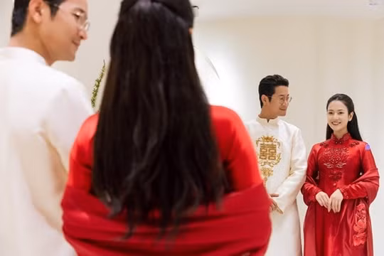 Diễn viên Việt Hoa sắp lên xe hoa sau 5 năm hoãn cưới
