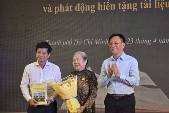 Ra mắt tủ sách “Huyền thoại Côn Đảo”: Đánh thức ký ức thiêng liêng, lan tỏa tinh thần yêu nước qua từng trang sách