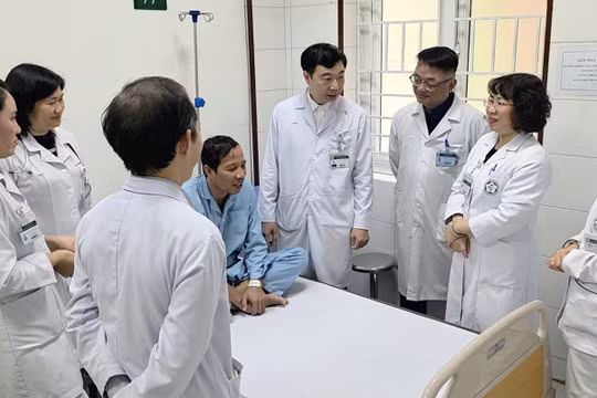 Cứu sống bệnh nhân viêm màng não nặng, giành lại ánh sáng từ bờ vực mù lòa