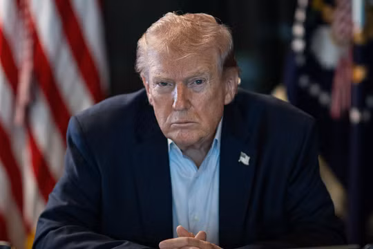 Ông Trump tiếp tục lùi thời hạn tấn công lưới điện Iran thêm 10 ngày