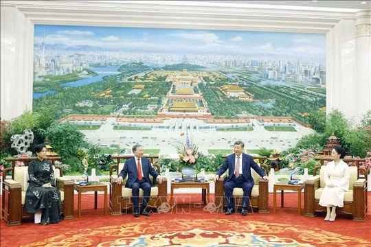 Tổng Bí thư, Chủ tịch nước Tô Lâm và Phu nhân cùng Tổng Bí thư, Chủ tịch nước Tập Cận Bình và Phu nhân dự tiệc trà