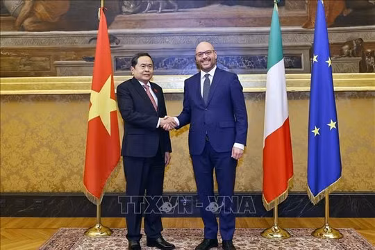 Chủ tịch Quốc hội Trần Thanh Mẫn hội đàm với Chủ tịch Hạ viện Italy