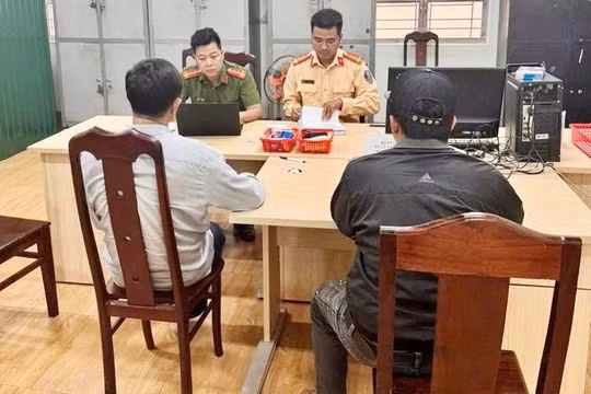 Vụ 2 cha con tạt đầu, chặn xe trên quốc lộ dành lại khách: Hai tài xế không có giấy phép lái xe