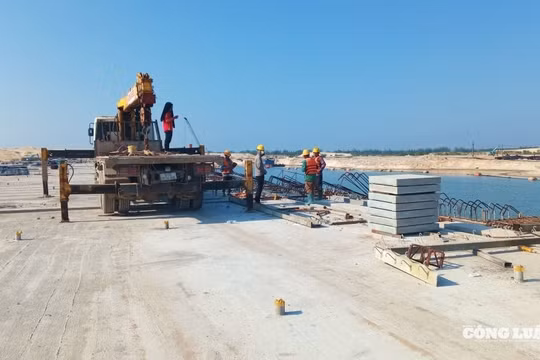 Loạt dự án khu công nghiệp ‘xây tổ’ ở ven biển Đông Nam Quảng Trị