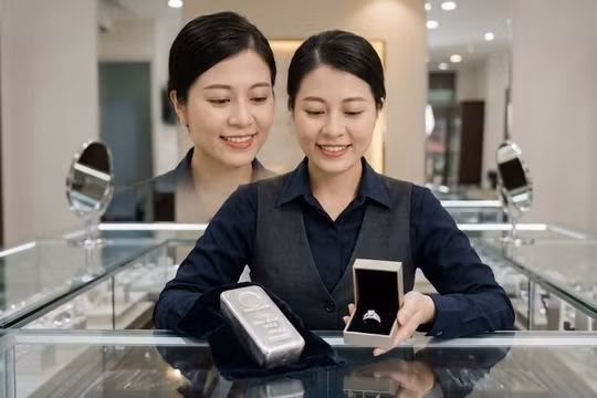 Giá bạc hôm nay 7/4: Bạc Phú Quý giảm, thị trường hạ nhiệt