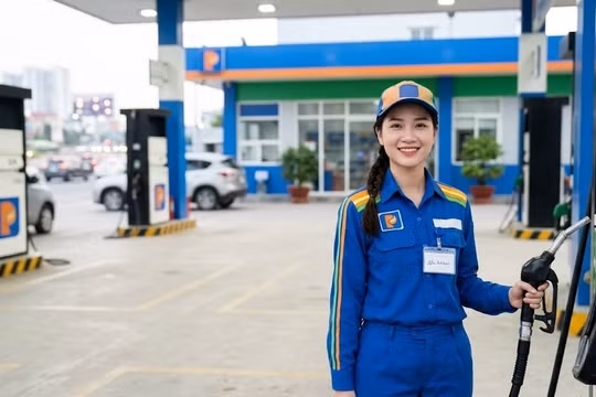 Giá xăng dầu hôm nay 7/4: Cập nhật giá dầu thế giới và bảng giá Petrolimex