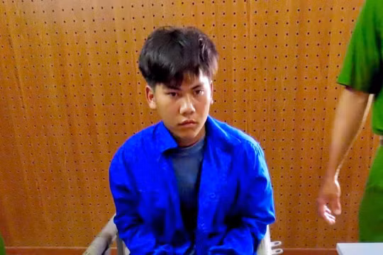 Bắt giữ đối tượng vận chuyển 2 bánh heroin, 6.000 viên ma túy tại Điện Biên