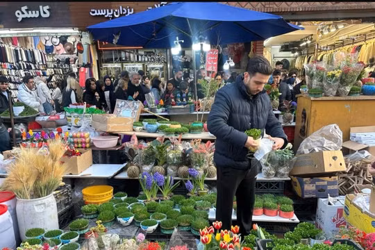 Người dân Iran đón Tết Ba Tư giữa khói lửa chiến tranh