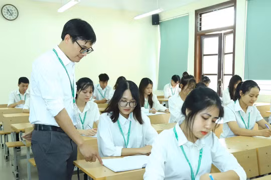 Sinh viên Học viện Nông nghiệp Việt Nam bức xúc vì bị 'buộc' sinh hoạt câu lạc bộ 2 năm mới đủ điều kiện ra trường