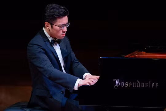 Lưu Hồng Quang độc tấu trọn bộ tuyệt phẩm của Franz Liszt tại Hà Nội