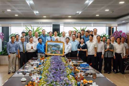 Ban Thường vụ Tỉnh ủy Thanh Hóa đến thăm và làm việc tại tỉnh An Giang và Tập đoàn Sao Mai