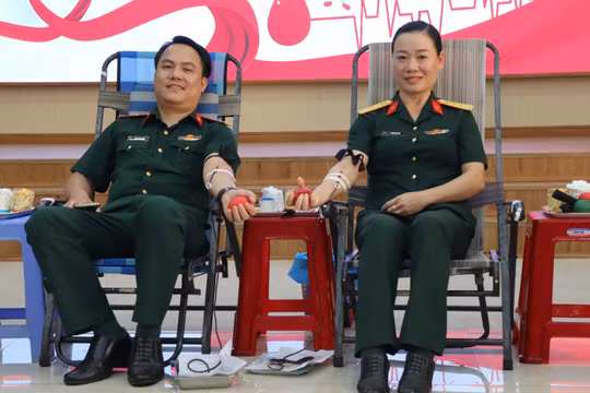 Gia Lai: Bộ đội và người dân các xã biên giới hiến máu khẩn cấp, cứu người