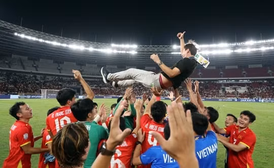 HLV Kim Sang Sik lập hat-trick danh hiệu lịch sử: Báo Indonesia ngả mũ trước bóng đá Việt Nam