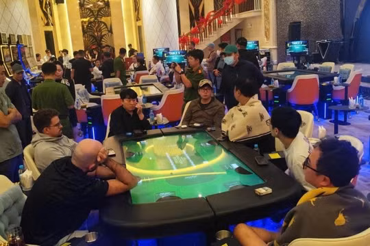 Đột kích sòng Poker cho người nước ngoài tại khách sạn Sheraton