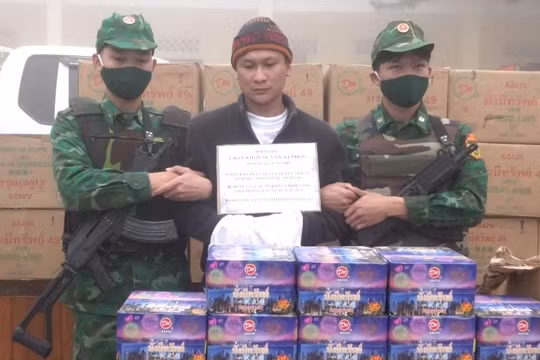 Bộ đội Biên phòng tỉnh Thanh Hóa bắt vụ vận chuyển hơn 1 tấn pháo hoa nổ trái phép từ Lào về Việt Nam