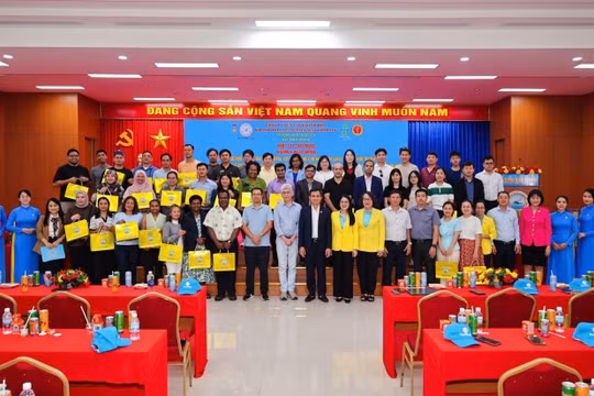 Tham quan nhà máy chế biến nguyên liệu Yến sào Khánh Hòa
