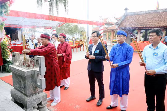 Về nơi phát tích Thánh Tản Viên: Linh thiêng Lễ hội đền Lăng Sương năm 2026