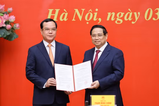 Trao quyết định điều động, bổ nhiệm ông Nguyễn Đình Khang giữ chức Thứ trưởng thường trực Bộ Dân tộc và Tôn giáo