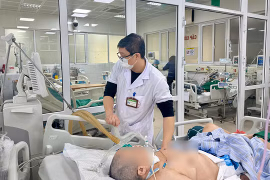 Chủ quan với vết trầy ở tay, thanh niên 19 tuổi rơi vào nguy kịch vì uốn ván