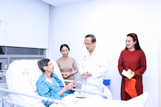 Trung tướng, GS.TS.BS Lê Hữu Song – Giám đốc Bệnh viện Trung ương Quân đội 108: Làm khoa học phải đến tận cùng, làm nghề y phải bằng trái tim biết hạnh phúc…