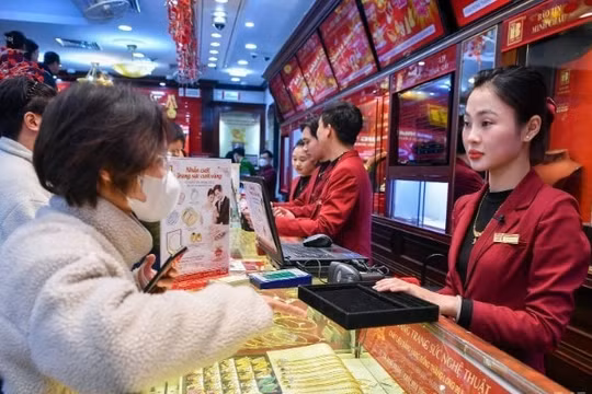 Khẩn trương hoàn thiện báo cáo về huy động ngoại tệ, vàng miếng trong dân