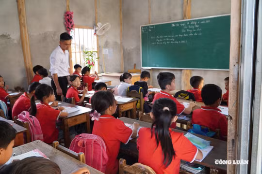 Nhà giáo 'ngộp thở' vì đánh giá song trùng