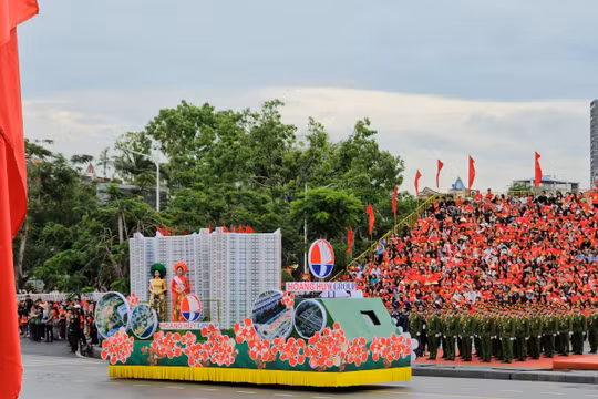 Hải Phòng: Chuỗi hoạt động văn hóa nghệ thuật đặc sắc chào mừng các ngày lễ lớn và lễ hội Hoa Phượng Đỏ