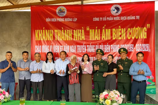 Quảng Trị: Đồn Biên phòng Hướng Lập trao "mái ấm biên cương" cho gia đình khó khăn