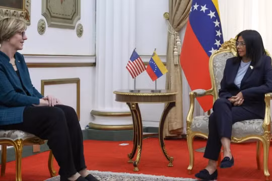Tổng thống lâm thời Venezuela đối thoại trực tiếp với đặc phái viên Mỹ